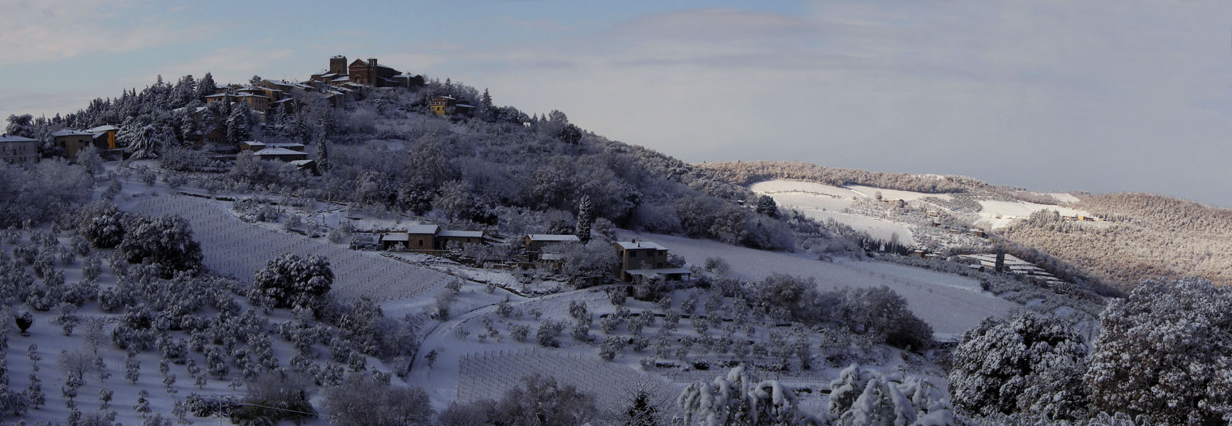 La magica atmosfera del Chianti innevato